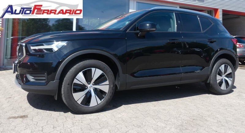 VOLVO XC40 (2017-->)